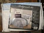 Amazon Bedspread Set, King 118 X 95, Shams 20 36. Fixed Price $26.99.
