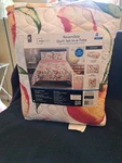 4PC King Peaches Reversible Quilt & Shams Set With Tote Mainstays Farmhouse. Fixed Price $19.99.