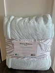 Tommy Bahama Full/queen 90"/90" Ultra Plush Lightweight Blanket 100% Polyester. Fixed Price $69.99.