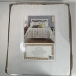 Heritage Breezes Pineapples Twin Quilt 68W X 86L Embroidery 100% Cotton Nwt New. Fixed Price $45.60.