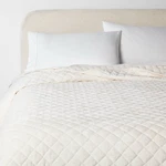 Threshold Luxe Velvet Quilt Full Queen Ivory Diamond Stitch. Fixed Price $50.00.