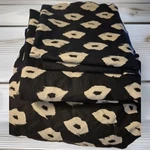 Novogratz Utica Painted Lips 3 Pc Twin Sheet Set Black & White. Fixed Price $34.00.