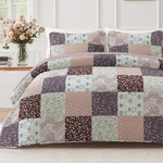 Exclusivo Mezcla Reversible Boho Quilt Queen Size Lightweight Floral Patchwork. Fixed Price $55.99.