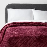 Full/queen Luxe Diamond Stitch Velvet Quilt Berry Red - Threshold. Fixed Price $28.99.