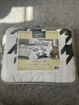 Woolrich Coverlet Set Queen 3 Piece. Fixed Price $27.00.