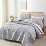 Janzaa Queen Quilt Set Botanical 3 Piece Lightweight Bedspread Microfiber. Fixed Price $75.96.