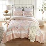 Donna Sharp Strawberry Garden 3PC Cotton Pieced Quilt Set. Fixed Price $211.00.
