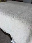 Columbine Cody Home Matelasse Ivory Full Coverlet Bedspread Cotton 84" X 96". Fixed Price $40.00.