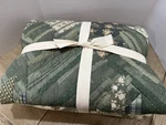 Pottery Barn Winter Spruce Patchwork Quilt Full Queen Green Holiday. Fixed Price $179.00.
