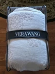 Vera Wang Queen 3 Piece Comforter Set Soft Touch All Season Machine Washable. Fixed Price $39.99.