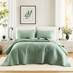 Comfort Spaces Sage Green Oversized Queen Set 102"X118" Bedspread Quilt.... Fixed Price $77.42.