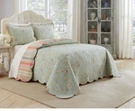 Waverly Garden Glitz Modern Farmhouse Floral 3PIECE Reversible Bedspread Queen. Fixed Price $109.00.