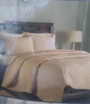 Croscill **harper Lux **diamond Quilted Queen Bedspread Ivory Nos. Fixed Price $102.00.