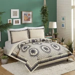 Justina Blakeney Soleil 3-PIECE Quilt Set By Jungalow Lightweight Coverlet .... Fixed Price $127.68.