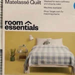 Room Essentials Twin/twin Xl Matelass Quilt Lightweight Blue Plaid Pattern New. Fixed Price $30.00.