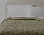 King Yarn Dye Crinkle Grid Quilt Moss Green - Threshold: Full/queen. Fixed Price $35.00.