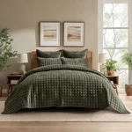 Recyco Luxury Velvet Quilt Set King Size 3PC Lightweight Bedspread 108 92. Fixed Price $64.99.