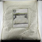 New Twin/twin Xl Living Quarters Haven Quilt White 68" 90". Fixed Price $30.00.