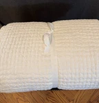 Pottery Barn Pick Stitch Handcrafted Cotton Linen Quilt, Full Queen White. Fixed Price $135.00.