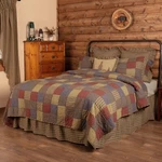 Cedar Ridge Queen Quilt Country Cabin Lodge Farmhouse 90X90 Patchwork Green Red. Fixed Price $187.15.