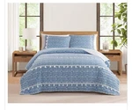 Design Studio Pasadena Medallion Soft Reversible Microfiber Quilt Set Queen. Fixed Price $32.50.