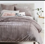 West Elm Crinkle Crushed Velvet Duvet Cover & 2 Shams Dusty Blush Queen. Fixed Price $49.00.