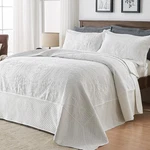 Qucover White Oversized King Bedspread 128 X 120 Lightweight California. Fixed Price $97.74.