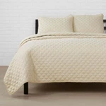 Stylewell Zoe 3-PIECE King Quilt Set Oatmeal Beige Microfiber Hypoallergenic. Fixed Price $59.10.