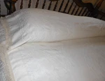 Twin/full Medallion Ivory Bedspread W/fringe By Lamont Made Portugal 110"L X81. Fixed Price $33.00.