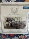6PC Modern Southern Home Navy Daisy Reversible Queen Quilt Set. Fixed Price $20.00.