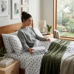 Sanders Holiday Microfiber 5 Pc Full Sheet Set With Throw Bedding. Fixed Price $36.00.
