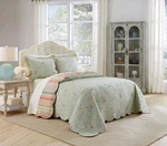 Waverly Garden Glitz Modern Farmhouse Floral 3-PIECE Reversible Quilt Queen. Fixed Price $125.00.