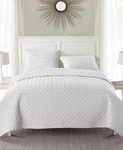 Vcny Nina Embossed Full/ Queen Quilt Set White Geometric Christmas Gift. Fixed Price $53.10.