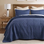 Madison Park Quebec Queen Size Quilt Bedding Set - Navy , Damask 3 Piece. Fixed Price $130.99.