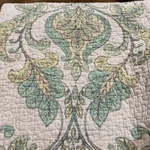2PC Twin Xl/double Bedding Set Quilt Comforter & Pillowcase Guc Cottage Country. Fixed Price $32.30.