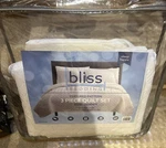 New Bliss Bedding White Textured Pattern 3 Piece Quilt Set Queen. Fixed Price $35.00.