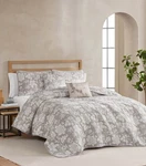 West Park New York 5PCS Quilt Set Queen Size Bedding Comforter Pillow Shams. Fixed Price $59.00.