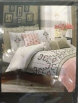 Laura Ashley Twin Duvet Cover And Sham Set - Yardley New. Fixed Price $50.00.