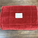 Pottery Barn Velvet Box Stitched Quilt Full/queen Ruby Red. Fixed Price $161.10.