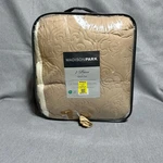 Madison Park 7 Piece Quilt Set Full/queen Tan Ivory Scroll Striped Bedding. Fixed Price $79.00.