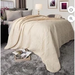 Lavish Home King Quilt Ivory Solid Color Lightweight Bedding 102X86 66-40-K-I. Fixed Price $19.99.