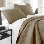 Inc. Full/queen Quilt Set With 2 Matching Pillow Shams, Lightweight Si.... Fixed Price $79.35.