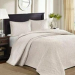 Nwt Madison Park Quebec Cream Quilted Bedspread. Fixed Price $90.30.