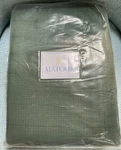 Matouk Augusta Coverlet Full / Queen Green M130 94 X97. Fixed Price $185.00.
