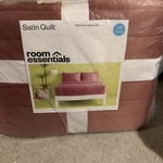 Room Essentials Full/queen Rose Pink Satin Quilt - Midweight Sateen. Fixed Price $15.00.
