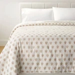 Rare Full/queen Lofty Cotton Slub Woodblock Print Floral Quilt Off White/mauve. Fixed Price $105.00.