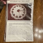 The Quilted Cottage Victorian Fan Tree Skirt Pattern Pieced Christmas Star. Fixed Price $5.99.