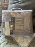 Nwt. Brielle Home Casablanca Embroidery Quilt Set .twin Grey/ W/1 Sham.. Fixed Price $56.00.