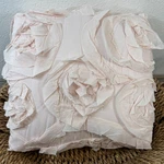 Pottery Barn Monique Lhuillier Rosette Baby/toddler Quilt Blush. Fixed Price $119.00.