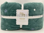 Pottery Barn Kids Chris Loves Julia Tufted Star Corduroy Quilt Full Queen #T1083. Fixed Price $178.92.